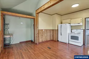 305 Mill St, Silverton, OR 97381 - Photo 25