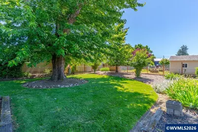 305 Mill St, Silverton, OR 97381 - Photo 39
