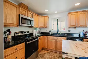 4808 38th Pl NE, Salem, OR 97305 - Photo 21