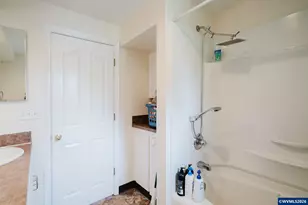 4808 38th Pl NE, Salem, OR 97305 - Photo 11