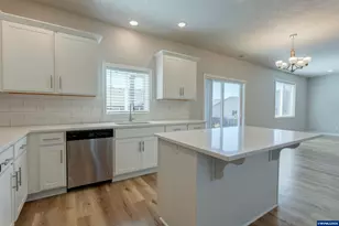 719 Deer Crk Wy, Philomath, OR 97370 - Photo 11