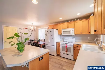 1256 Linden Ct, Sweet Home, OR 97386 - Photo 3