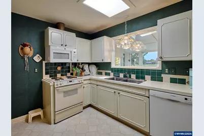 1010 Randolph Rd, Woodburn, OR 97071 - Photo 13