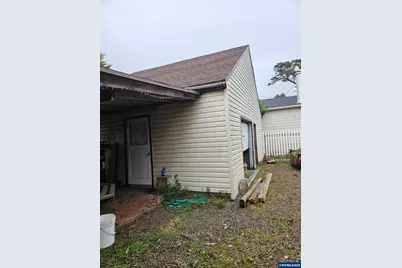 1433 NW 17th St, Lincoln City, OR 97367 - Photo 19