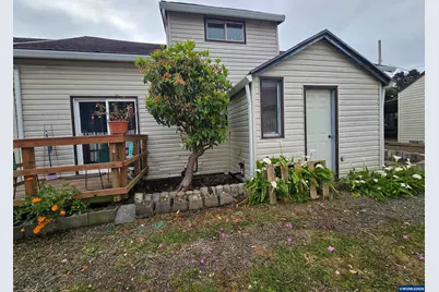 1433 NW 17th St, Lincoln City, OR 97367 - Photo 5