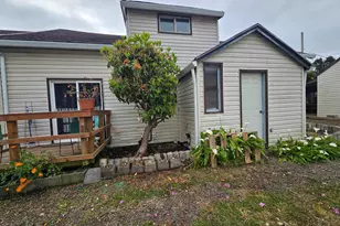 1433 NW 17th St, Lincoln City, OR 97367 - Photo 5