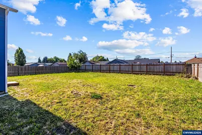 805 W Sherman St, Lebanon, OR 97355 - Photo 27
