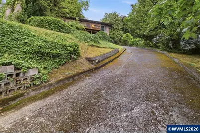 7339 SW Corbett Av, Portland, OR 97219 - Photo 11