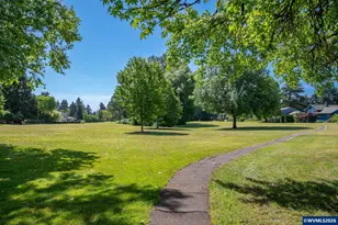 2725 SE Hollyhock Ct, Hillsboro, OR 97123 - Photo 31