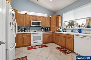 44202 Santiam Hwy, Sweet Home, OR 97345 - Photo 11