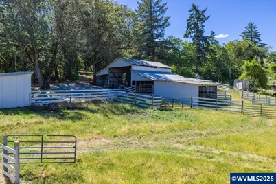 27085 Greenville Rd, Sweet Home, OR 97386 - Photo 9