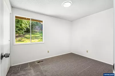 361 West Pine St, Sweet Home, OR 97386 - Photo 17
