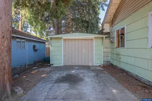 1770 Grove St, Lebanon, OR 97355 - Photo 3