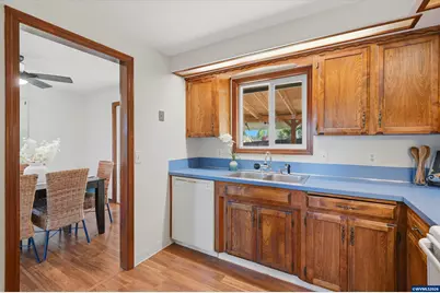 1249 SW Maple St, Dallas, OR 97338 - Photo 11