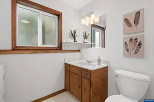 1249 SW Maple St, Dallas, OR 97338 - Photo 27