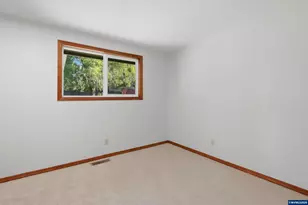 1249 SW Maple St, Dallas, OR 97338 - Photo 15