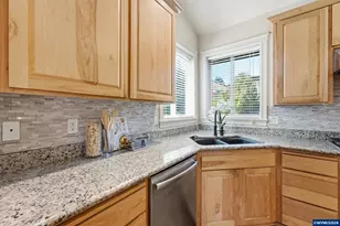 6913 Flicker Dr SE, Salem, OR 97306 - Photo 7