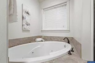 6913 Flicker Dr SE, Salem, OR 97306 - Photo 15