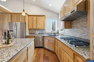 6913 Flicker Dr SE, Salem, OR 97306 - Photo 7