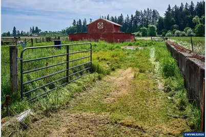 5724 Anderson Rd S, Aurora, OR 97002 - Photo 29