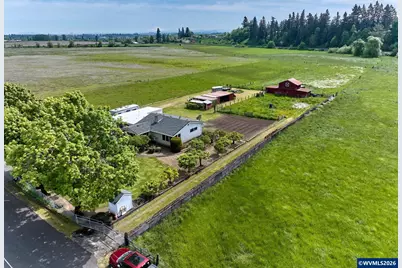 5724 Anderson Rd S, Aurora, OR 97002 - Photo 39