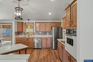 3946 Willamette Ave SE, Albany, OR 97322 - Photo 15