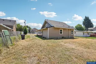 430 Log Cabin St, Independence, OR 97351 - Photo 33