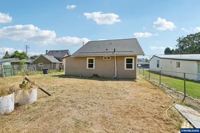 430 Log Cabin St, Independence, OR 97351 - Photo 31