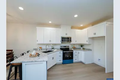 729 Periander Wy, Harrisburg, OR 97352 - Photo 11