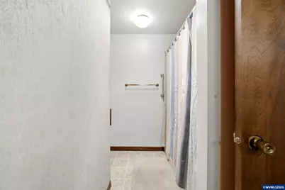 588 SE Kingwood Av, Mill City, OR 97360 - Photo 19