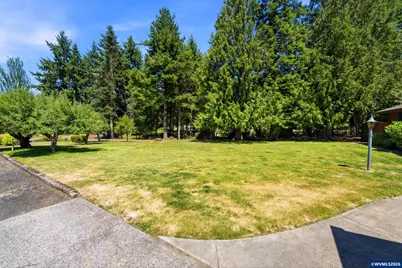 588 SE Kingwood Av, Mill City, OR 97360 - Photo 11