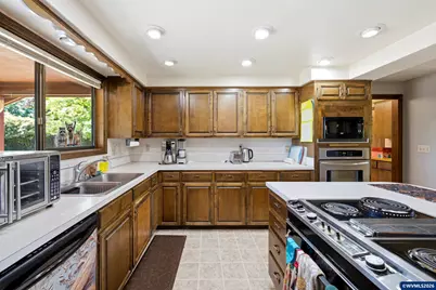 588 SE Kingwood Av, Mill City, OR 97360 - Photo 29