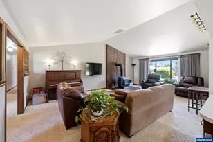 588 SE Kingwood Ave, Mill City, OR 97360 - Photo 23