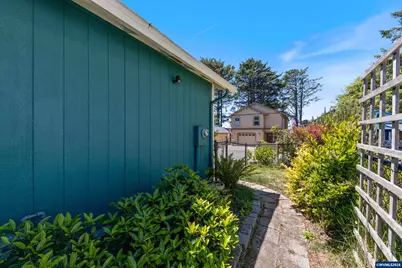3468 NW Marine Av, Lincoln City, OR 97367 - Photo 45