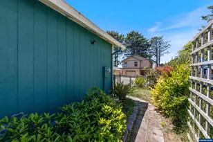3468 NW Marine Ave, Lincoln City, OR 97367 - Photo 45