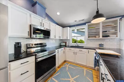 3468 NW Marine Av, Lincoln City, OR 97367 - Photo 9