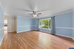 1025 N 3rd St, Woodburn, OR 97071 - Photo 5