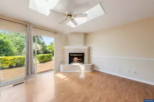 1025 N 3rd St, Woodburn, OR 97071 - Photo 13