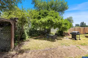 1025 N 3rd St, Woodburn, OR 97071 - Photo 41