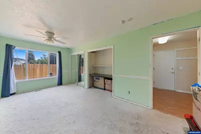 1025 N 3rd St, Woodburn, OR 97071 - Photo 29