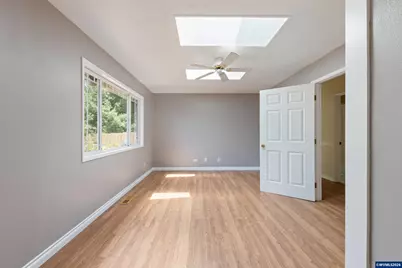 1025 N 3rd St, Woodburn, OR 97071 - Photo 23