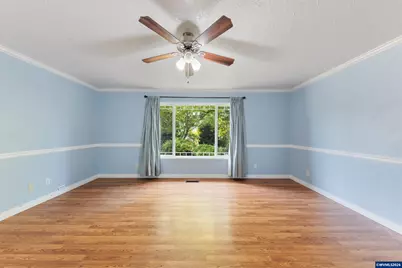 1025 N 3rd St, Woodburn, OR 97071 - Photo 7