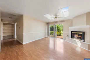 1025 N 3rd St, Woodburn, OR 97071 - Photo 15
