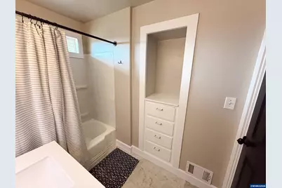 1215 E Ellendale Av, Dallas, OR 97338 - Photo 37