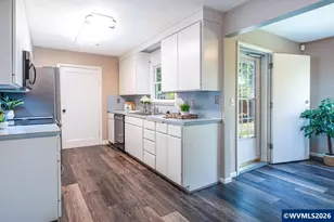 320 S 7th St, Lebanon, OR 97355 - Photo 13