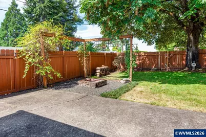 320 S 7th St, Lebanon, OR 97355 - Photo 37
