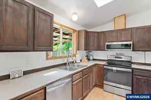 571 McCall Way, Philomath, OR 97370 - Photo 13