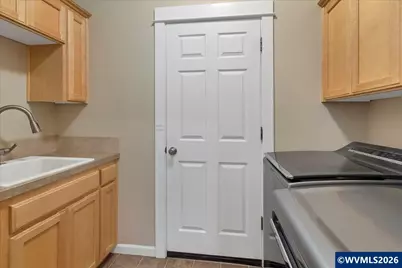 284 SW Wyatt St, Dallas, OR 97338 - Photo 27