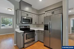 284 SW Wyatt St, Dallas, OR 97338 - Photo 9