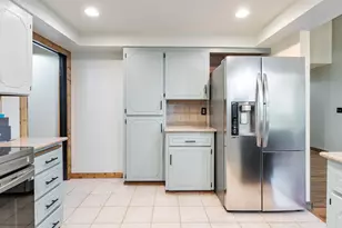 4698 Happy Dr NE, Salem, OR 97305 - Photo 17